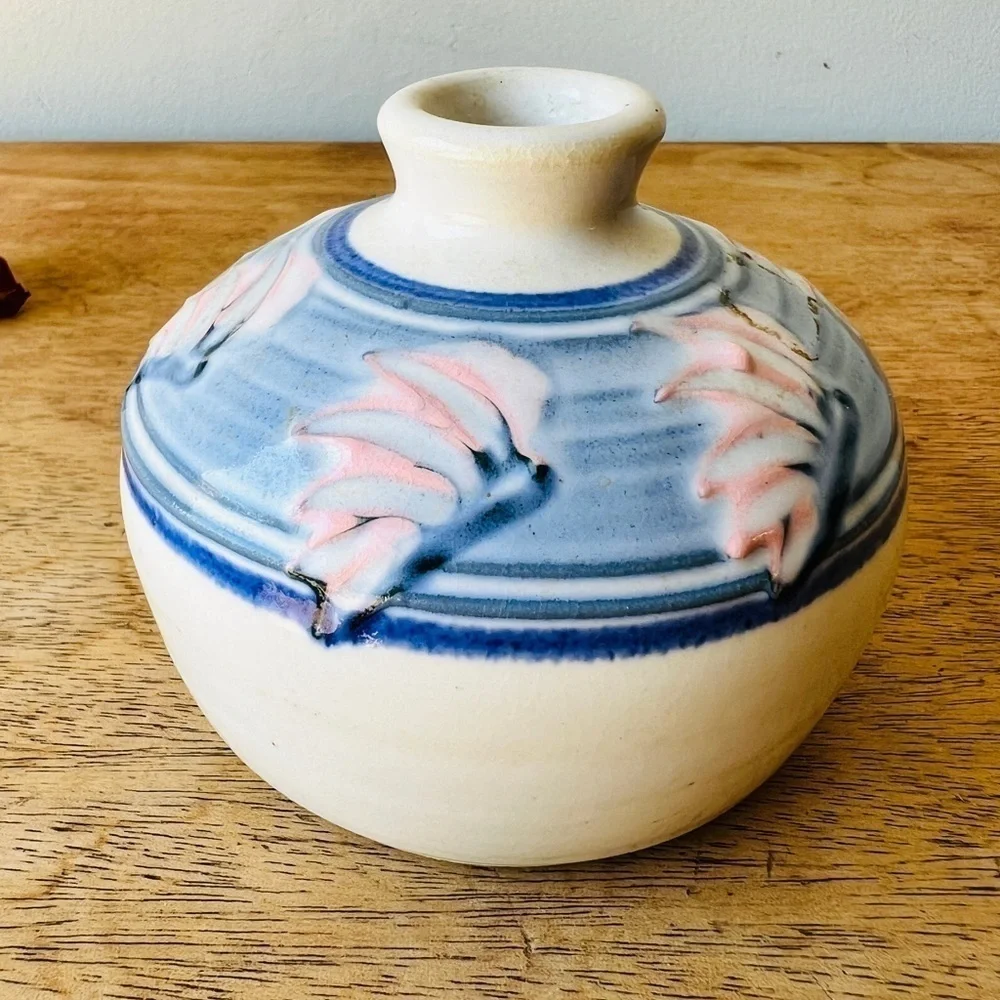 Small Pottery Bud Vase - Picture 2 of 6